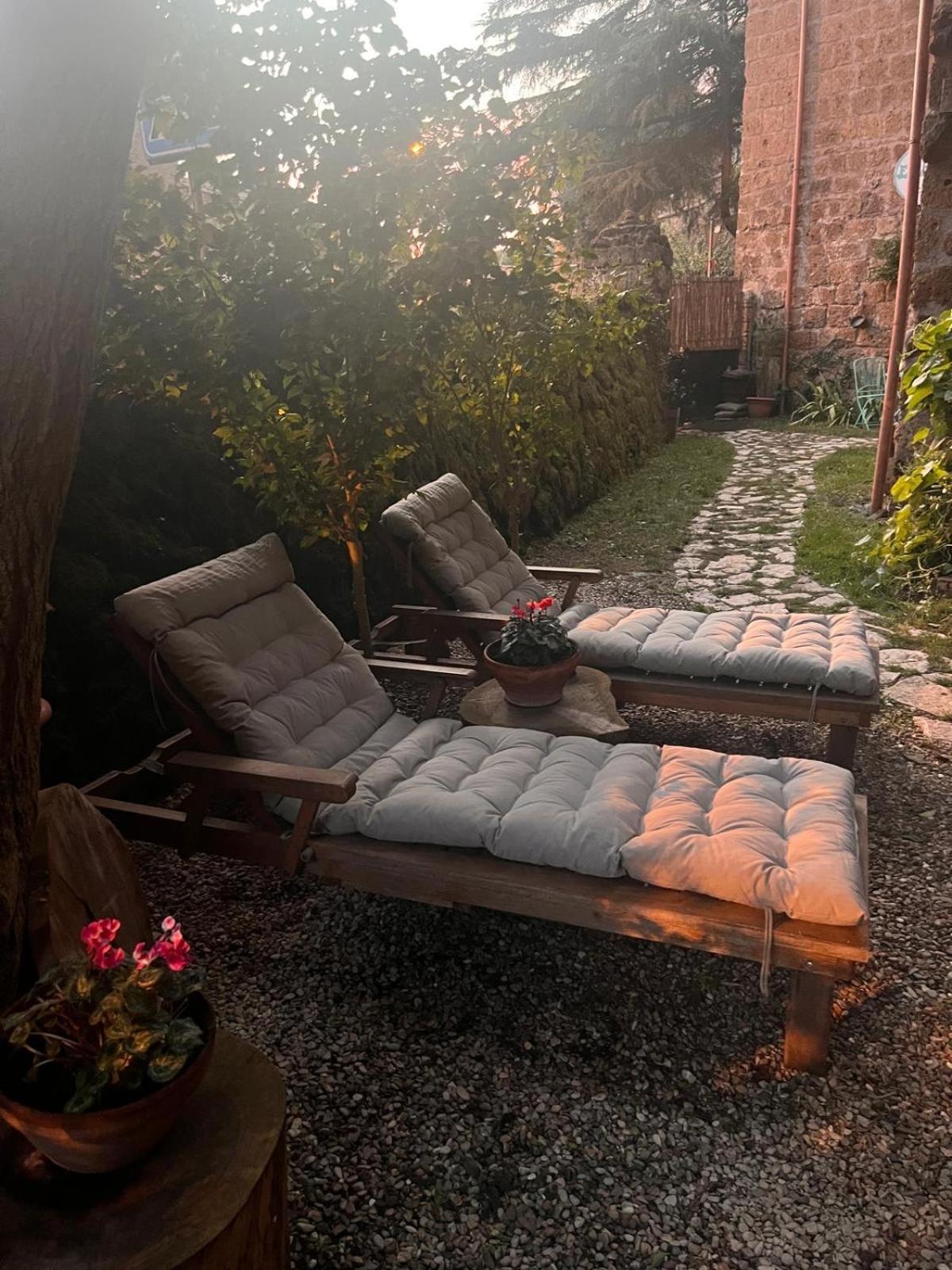 B&B Etruscan Garden Sutri Esterno foto