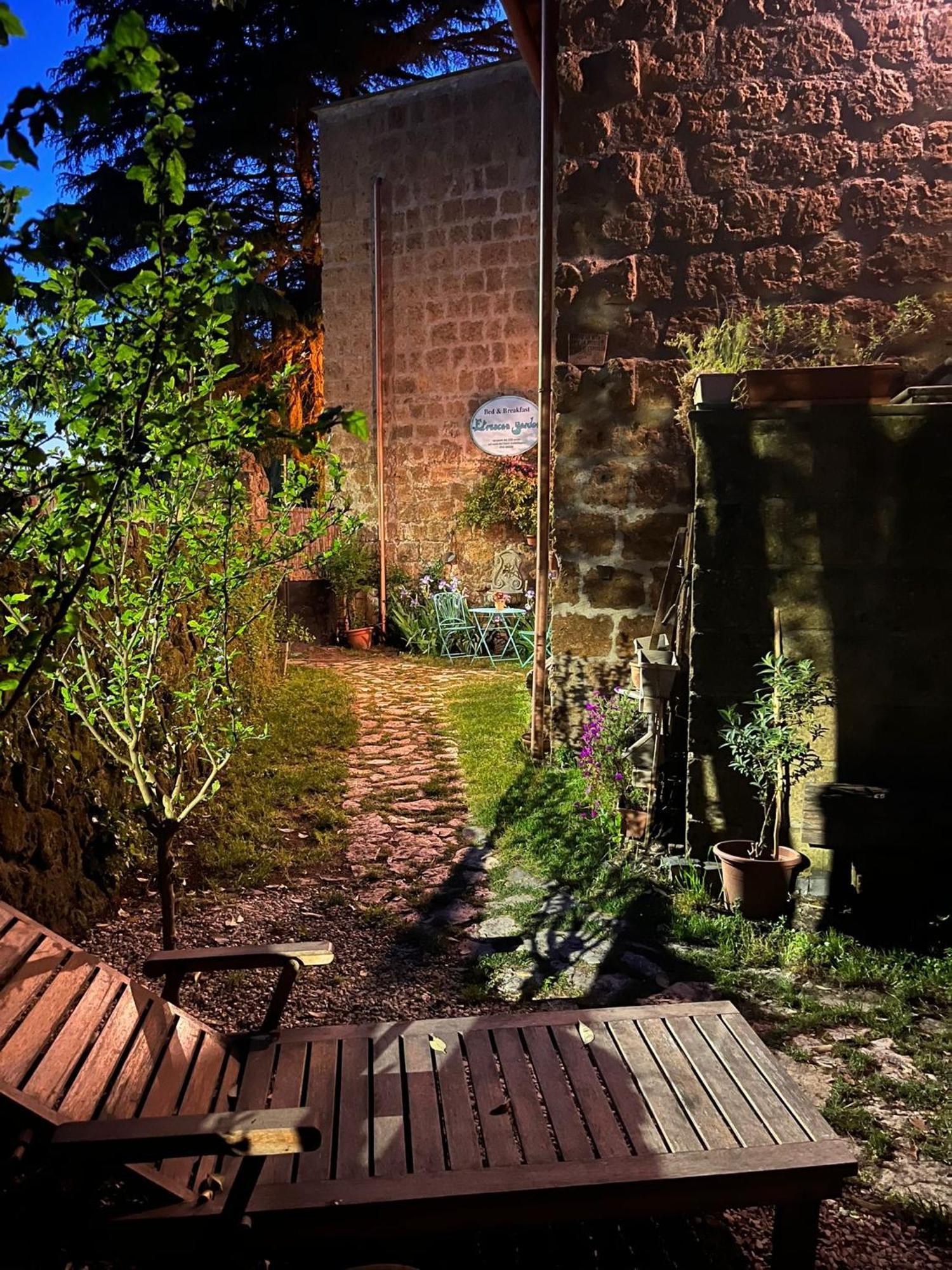 B&B Etruscan Garden Sutri Esterno foto